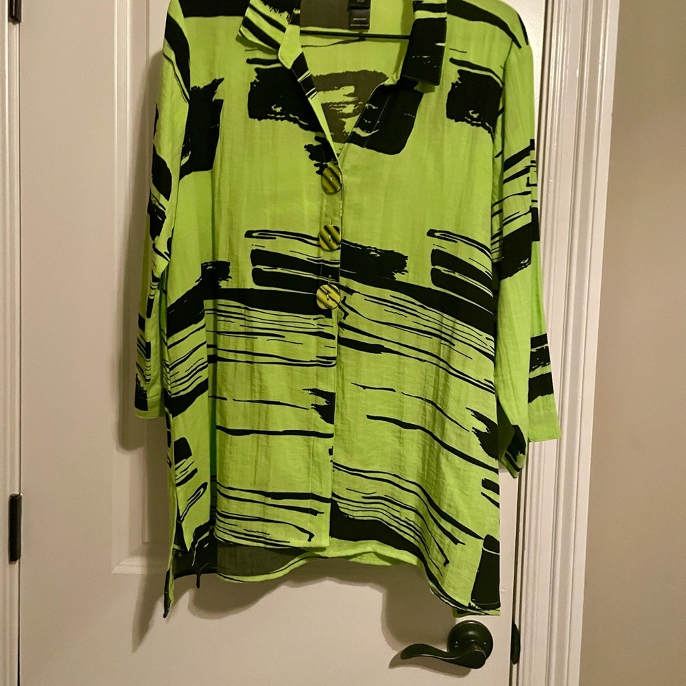 Ali miles top from a pet and smoke free home